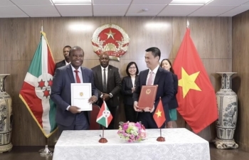 Việt Nam - Burundi ký hiệp định miễn thị thực với công dân mang hộ chiếu ngoại giao và công vụ