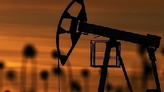 Giá dầu thế giới giảm