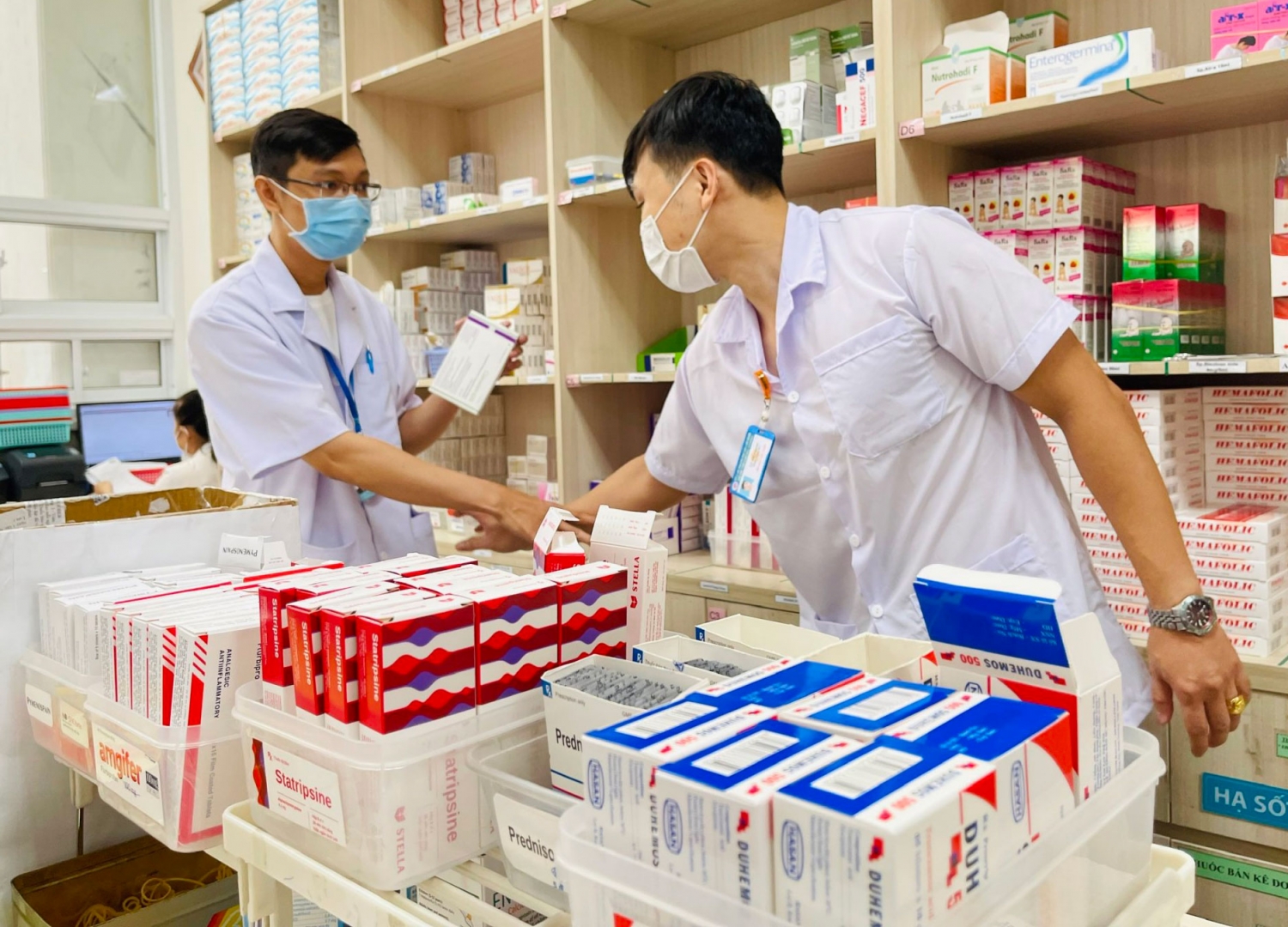 Đề nghị đảm bảo cung ứng thuốc, vật tư y tế phục vụ khám chữa bệnh bảo hiểm y tế