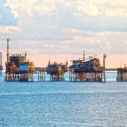 Dự báo giá dầu: Brent 140 USD/thùng trong tháng 7