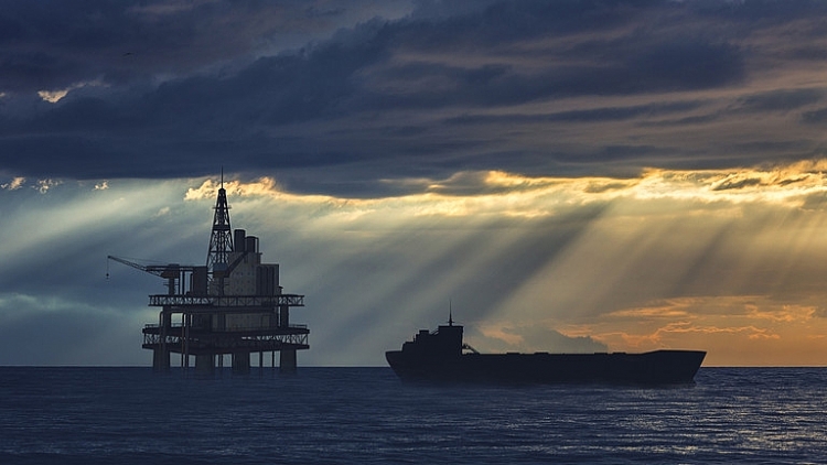 Pháp đề xuất dùng dầu bị trừng phạt của Iran và Venezuela để thay thế dầu của Nga
