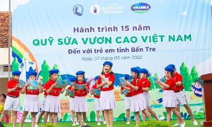 Vinamilk khởi động hành trình năm thứ 15 của Quỹ sữa Vươn cao Việt Nam tại nhiều địa phương