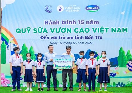 Vinamilk khởi động hành trình năm thứ 15 của Quỹ sữa Vươn cao Việt Nam tại nhiều địa phương