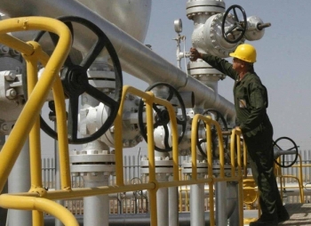 OPEC+ tránh cam kết tiếp tục tăng sản lượng dầu bất chấp áp lực của phương Tây