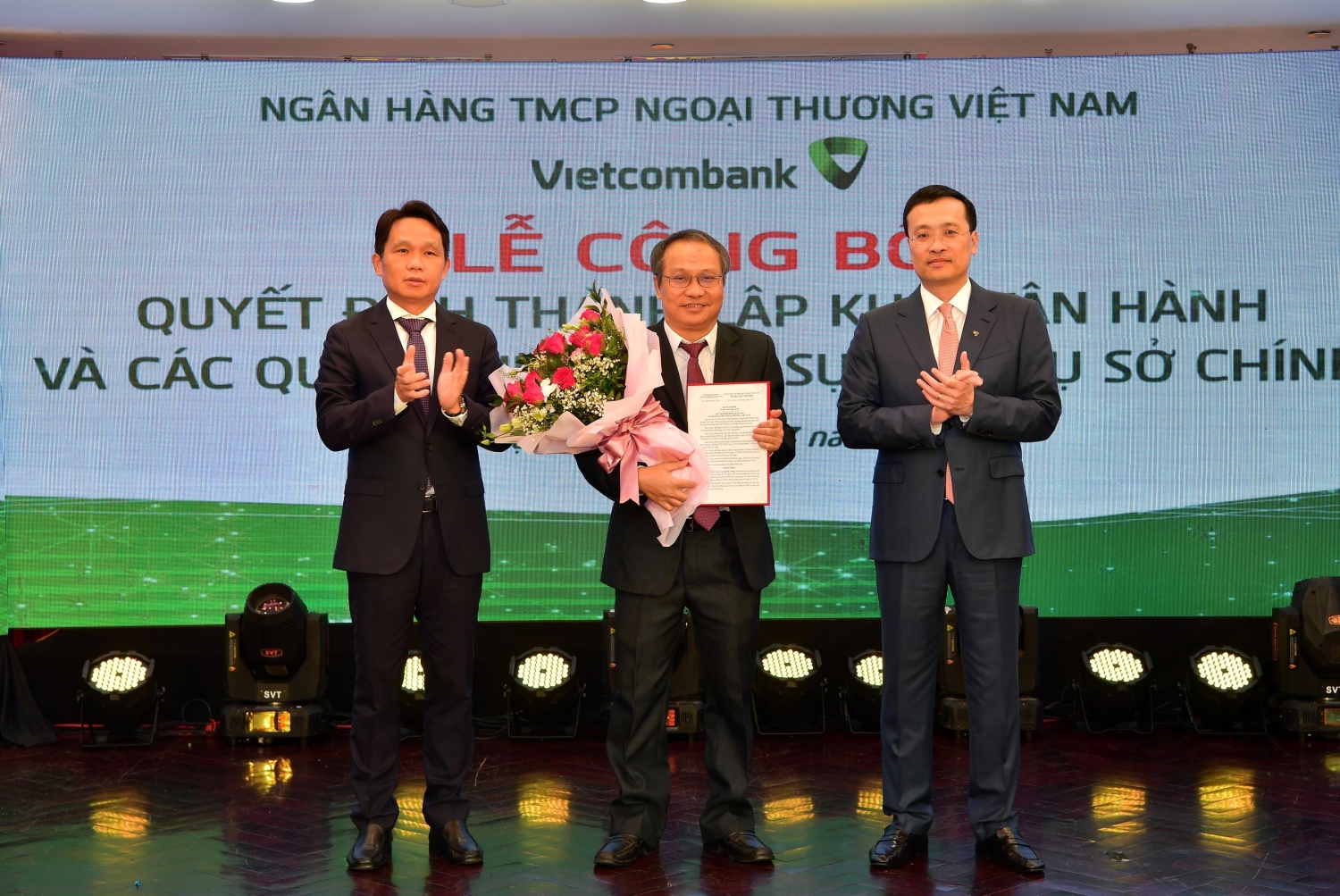 Vietcombank công bố quyết định thành lập Khối Vận hành và một số quyết định nhân sự Trụ sở chính