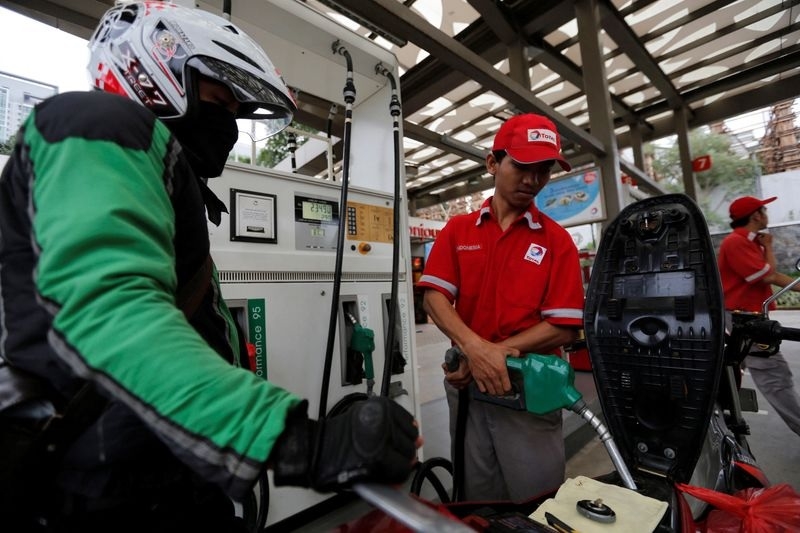 Chính phủ Indonesia cảnh báo giá nhiên liệu sắp tăng mạnh
