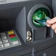 Tin tức kinh tế ngày 6/1: Lần đầu tiên giao dịch rút tiền qua ATM giảm