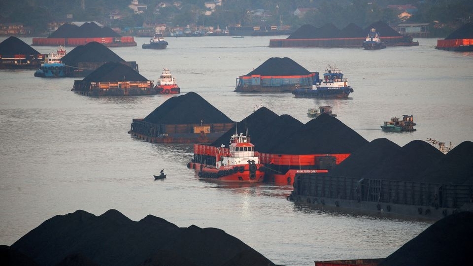 Indonesia chờ đảm bảo nguồn cung than đá trước khi chấm dứt lệnh cấm xuất khẩu