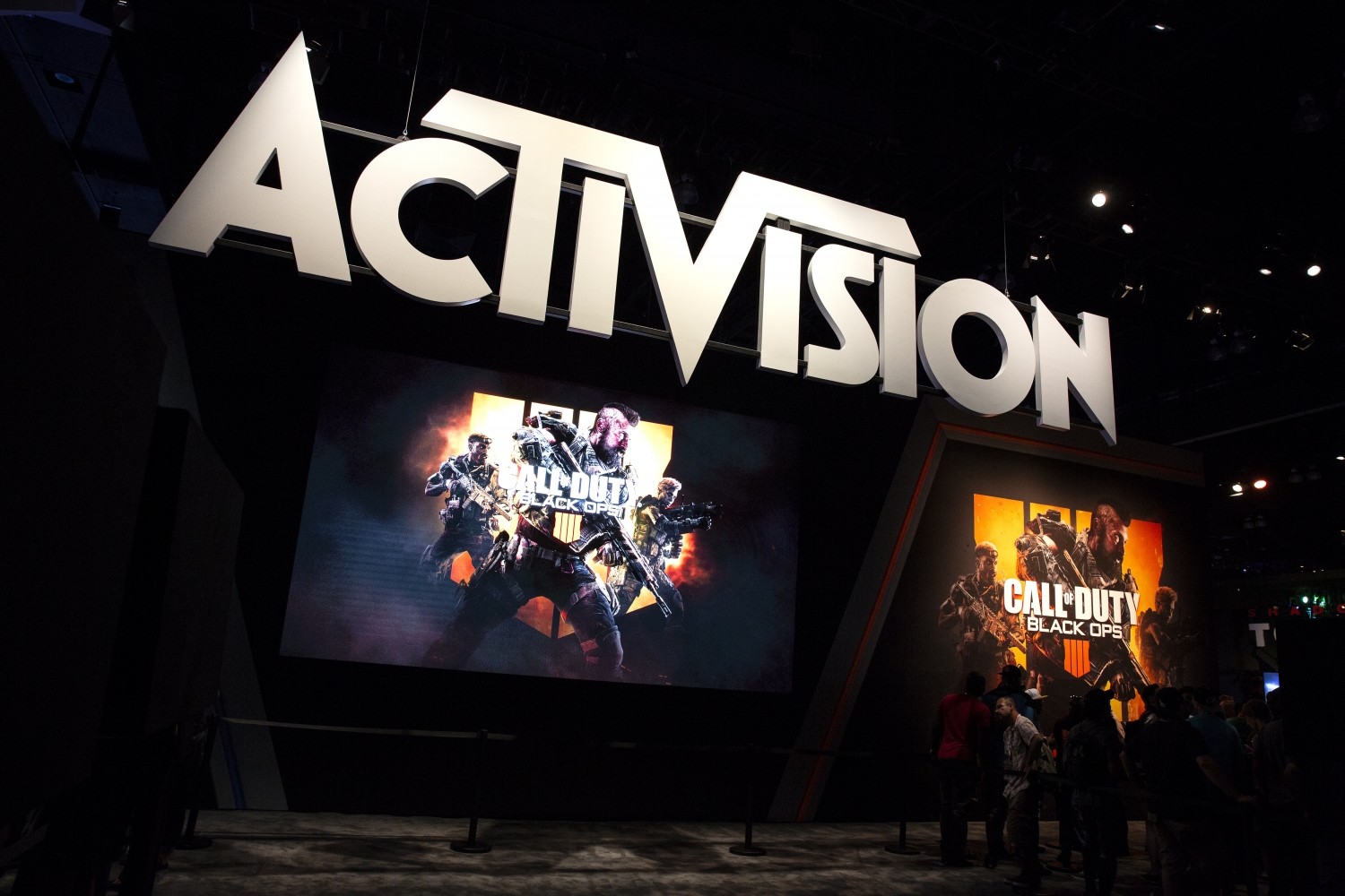 Microsoft quyết định chi số tiền lớn cho Activision Blizzard nhằm mục đích gì?