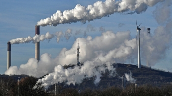 Giá carbon của châu Âu gần chạm mốc 100 euro