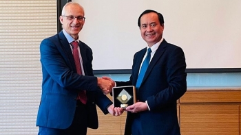 Chủ tịch UBND tỉnh Quảng Trị Võ Văn Hưng làm việc với Công ty Năng lượng ENI Việt Nam (Italia)