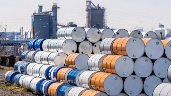 Giá dầu tăng trở lại trước thông tin EU có thể ra lệnh cấm nhập khẩu dầu của Nga