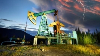 Thị trường dầu lo sợ suy thoái hơn là tồn kho nhiên liệu khan hiếm