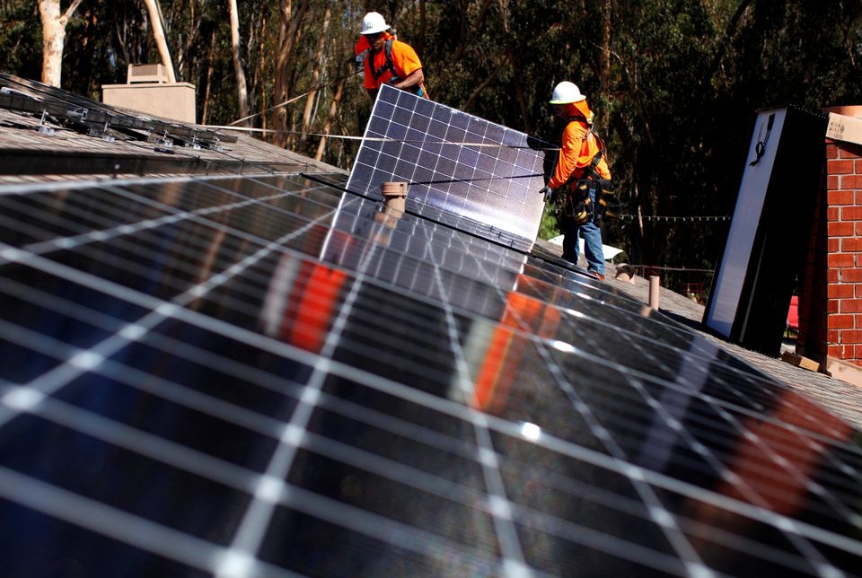 Chính quyền Biden tiết lộ nguồn vốn mới cho sản xuất năng lượng mặt trời