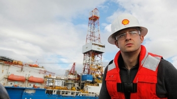 Shell mất quyền khai thác dầu tại Nigeria