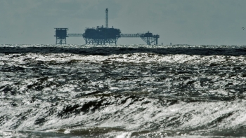 Vịnh Mexico: Các công ty dầu mỏ cắt giảm sản lượng trước cơn bão Ida
