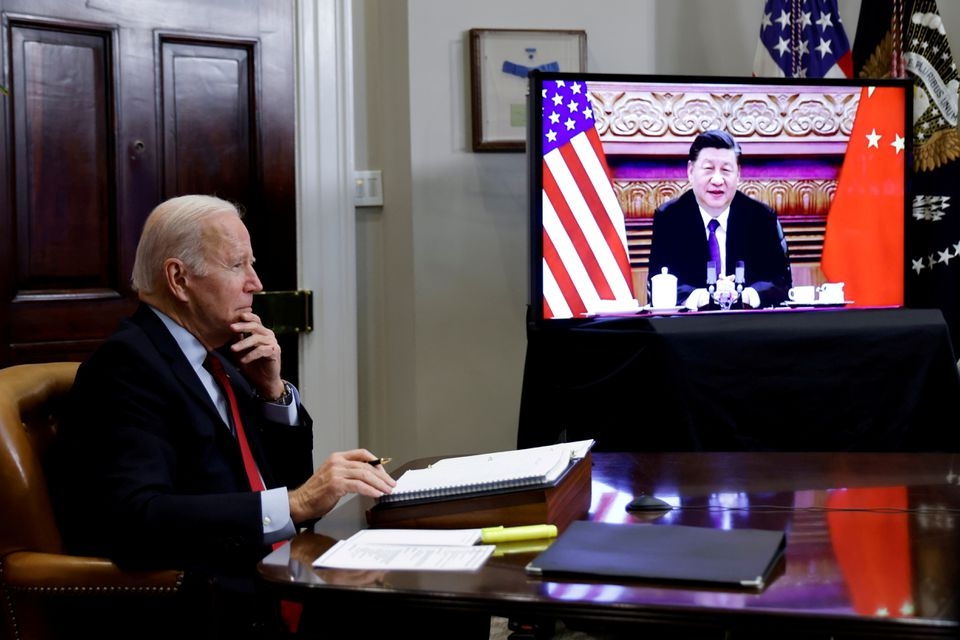 Tổng thống Joe Biden đang “nỗ lực” hạ nhiệt giá dầu với nhiều hứa hẹn