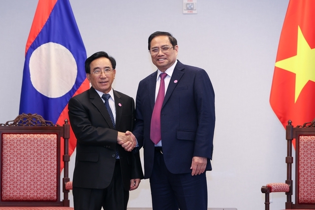 Thủ tướng Phạm Minh Chính gặp Thủ tướng Lào nhân dịp tham dự Hội nghị cấp cao đặc biệt ASEAN - Hoa Kỳ