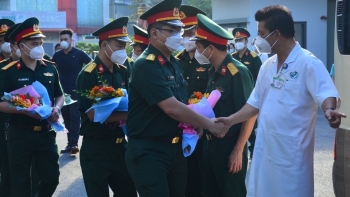 Đoàn y bác sĩ Bệnh viện Quân y 175 nhận nhiệm vụ tại huyện đảo Trường Sa