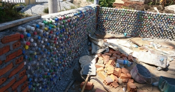 Chàng trai xây nhà từ 6000 chai nhựa trên đảo Bé Lý Sơn