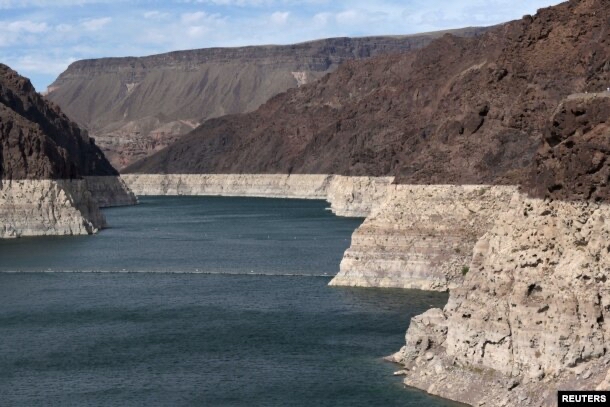 Các dòng sông khô cằn đe dọa đến việc sản xuất năng lượng sạch
