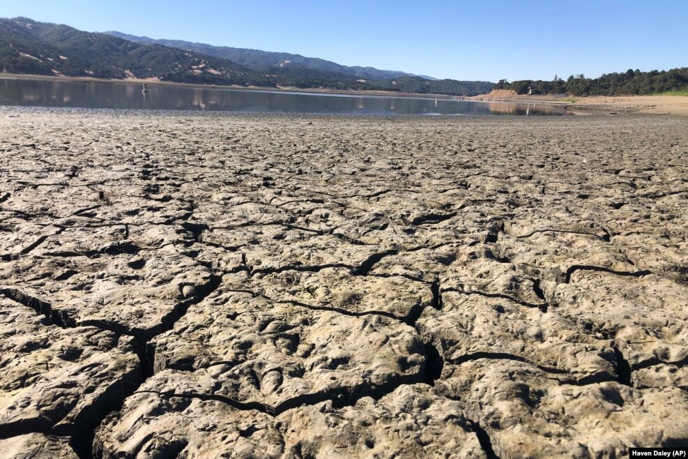 Các dòng sông khô cằn đe dọa đến việc sản xuất năng lượng sạch