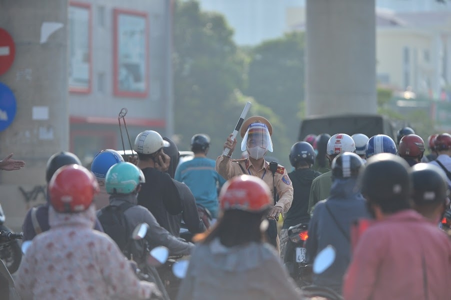 Hà Nội: Siết chặt kiểm soát ra vào “vùng đỏ” Hà Nội: Siết chặt kiểm soát ra vào “vùng đỏ”