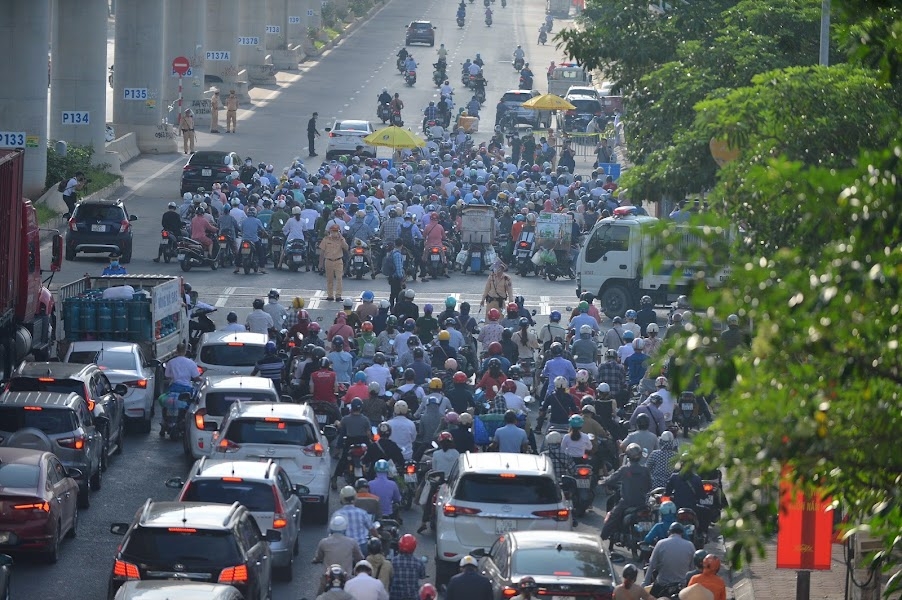 Hà Nội: Siết chặt kiểm soát ra vào “vùng đỏ” Hà Nội: Siết chặt kiểm soát ra vào “vùng đỏ”