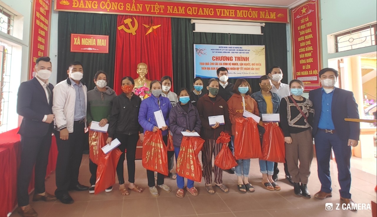Tạp chí Năng lượng Mới đồng hành cùng Ngân hàng BIDV trao 200 suất quà Tết cho các hộ nghèo tại Nghệ An