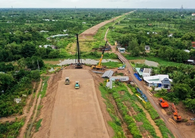 Tin bất động sản ngày 18/8: Foxconn dự kiến đầu tư 300 triệu USD tại KCN Quang Châu