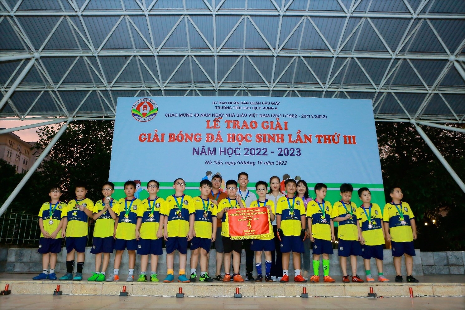 Trường Tiểu học Dịch Vọng A tổ chức thành công “Giải bóng đá học sinh lần thứ III năm học 2022-2023” Trường Tiểu học Dịch Vọng A tổ chức thành công “Giải bóng đá học sinh lần thứ III năm học 2022-2023”