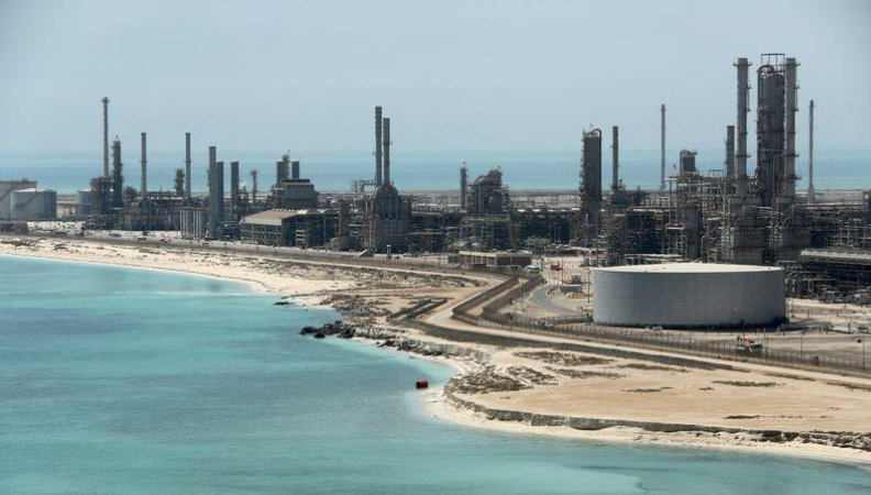Lần đầu tiên trong ba tháng, Ả Rập Saudi dự kiến giảm giá dầu bán chính thức tại châu Á