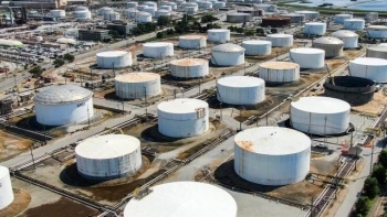 Mỹ bán thêm dầu thô từ kho dự trữ để tự “cứu lấy mình”