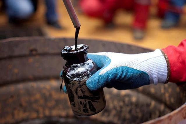 Tập đoàn năng lượng lớn nhất châu Âu bị chỉ trích gay gắt vì đã mua dầu giảm giá của Nga