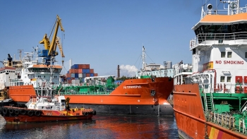 Khoảng 70% lượng dầu xuất khẩu đường biển của Nga không có người mua