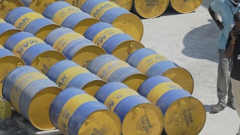 Ấn Độ mua 3 triệu thùng dầu Urals giao tháng 5 của Nga
