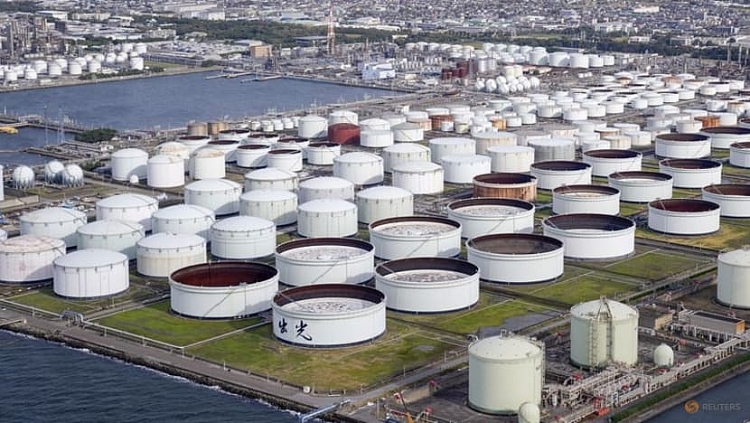 Nhật Bản sắp bán đấu giá gần 5 triệu thùng dầu từ kho dự trữ quốc gia