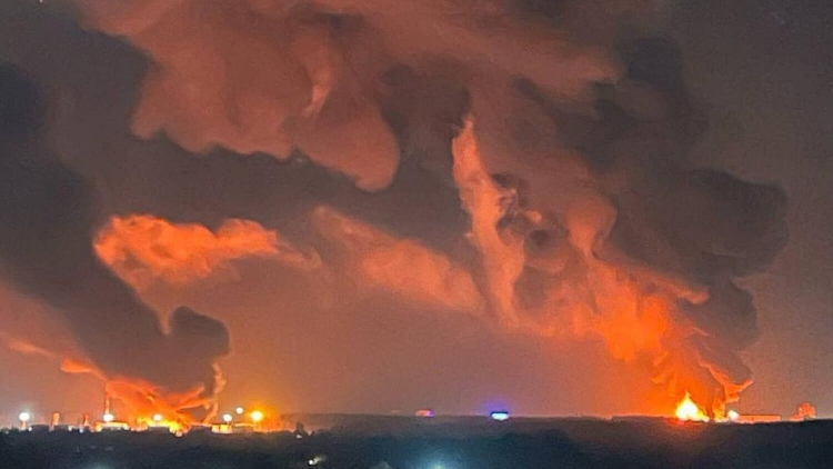 Khủng hoảng Nga - Ukraine: Cháy lớn tại kho dầu gần thủ đô Moscow
