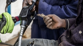 Kenya tăng giá xăng lên mức kỷ lục bất chấp việc áp dụng trợ cấp nhiên liệu