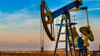Giá dầu của Azerbaijan tăng lên gần 123 USD/thùng