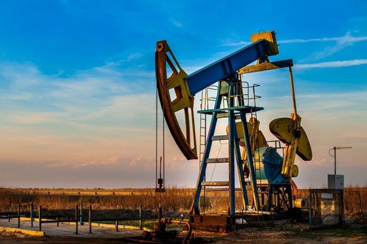 Giá dầu của Azerbaijan tăng lên gần 123 USD/thùng