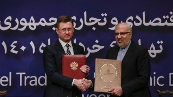 Iran và Nga ký 3 biên bản ghi nhớ quan trọng về năng lượng và ngân hàng