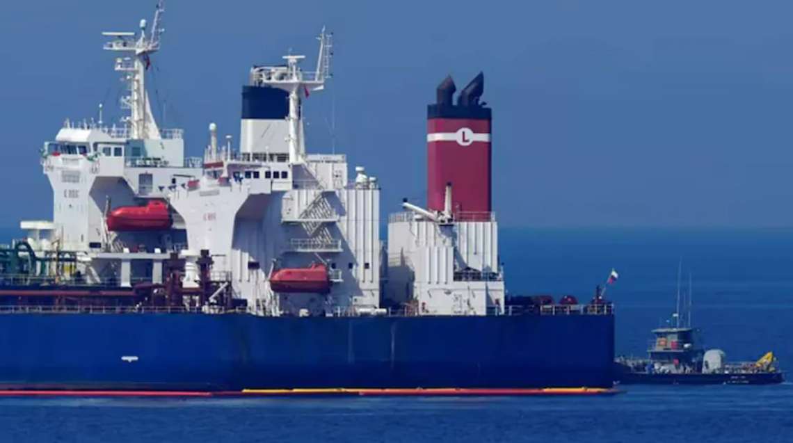 Iran bắt giữ hai tàu chở dầu của Hy Lạp ở vịnh Ba Tư để 