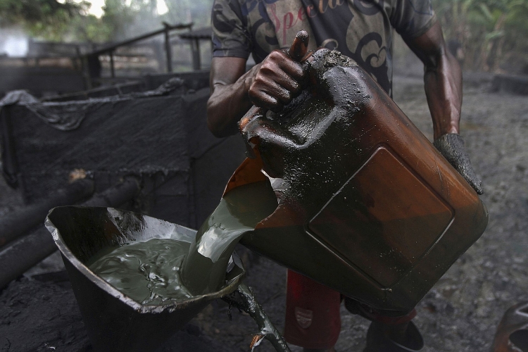 Nigeria mất hơn 10 tỷ USD doanh thu từ dầu thô trong nửa đầu năm