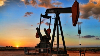 Giá dầu của Azerbaijan giảm xuống dưới 100 USD