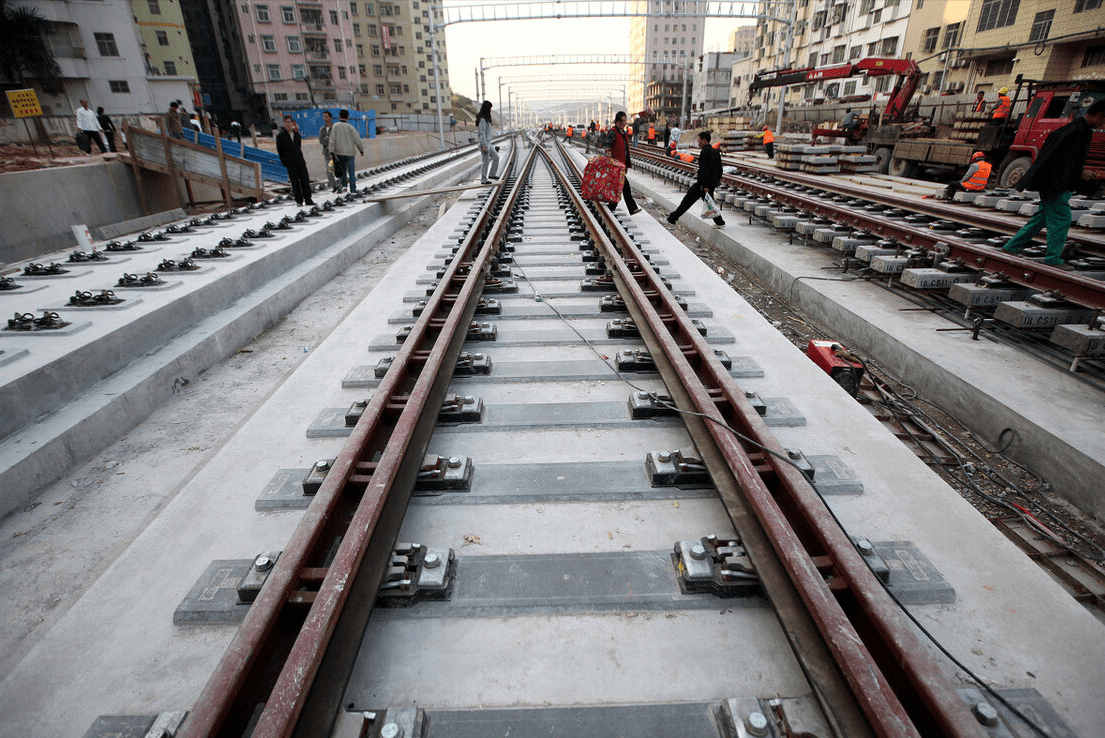 Trung Quốc: Vì sao không thể tái sử dụng những thanh ray đường sắt cao tốc?