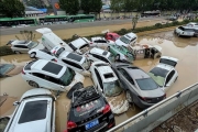 Trung Quốc "trảm" hàng loạt quan chức vì yếu kém trong xử lý thảm họa, thiên tai